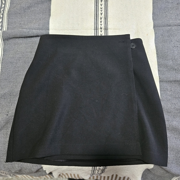 Babaton Black Mini Skirt - Picture 1 of 5